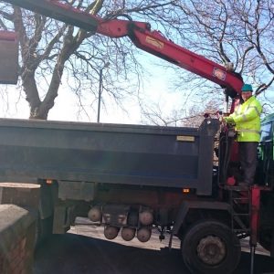 5 Tonne Topsoil Loose Load with Grab Unloading